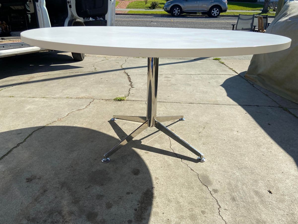 Chrome Oval Round Table - Thumbnail 12