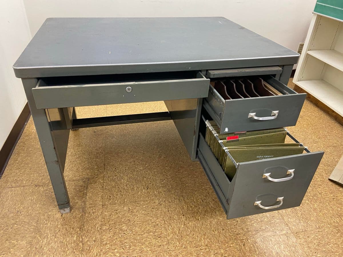 1940s Vintage Mid Century Modern Metal Tanker Desk - Thumbnail 9