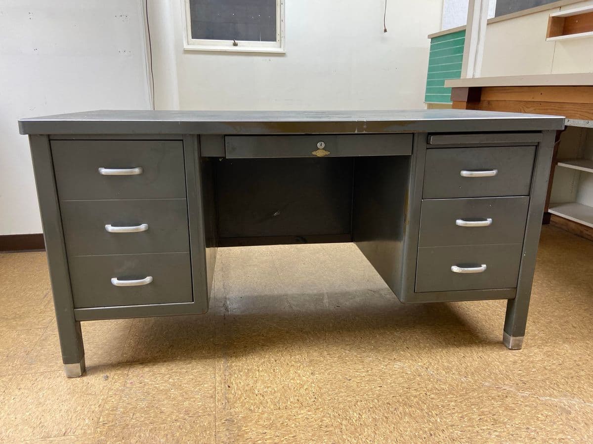 1950s Vintage Mid Century Modern Metal Tanker Desk - Thumbnail 13