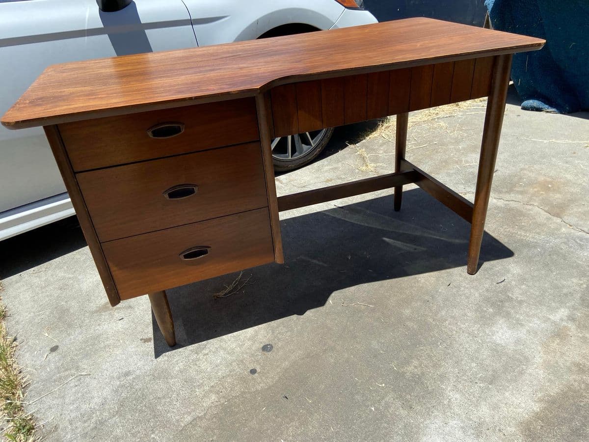 1970s Vintage Mid Century Modern Mainline by Hooker Desk Set and Chair - Thumbnail 4