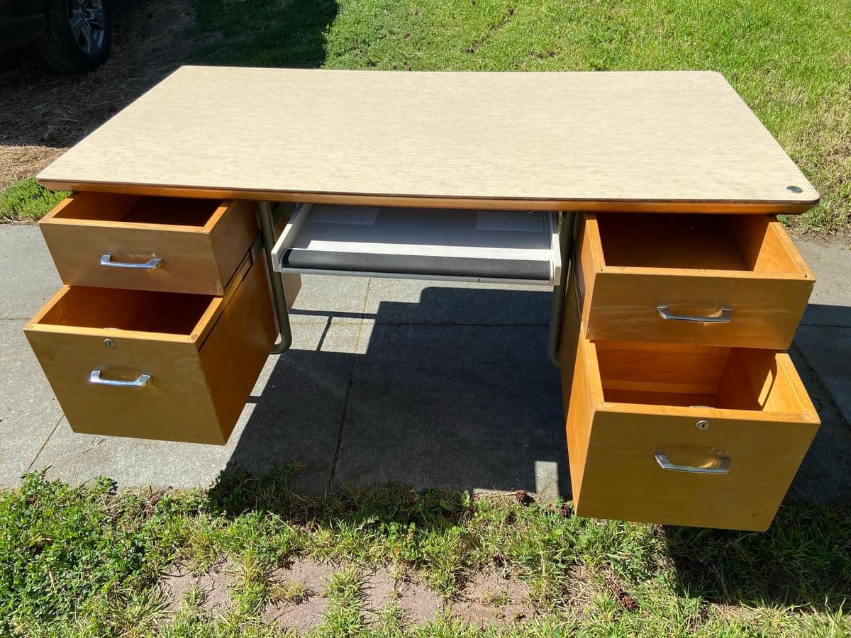 1960s Raymond Loewy for Brunswick Mid Century Modern Metal Desk - Thumbnail 10