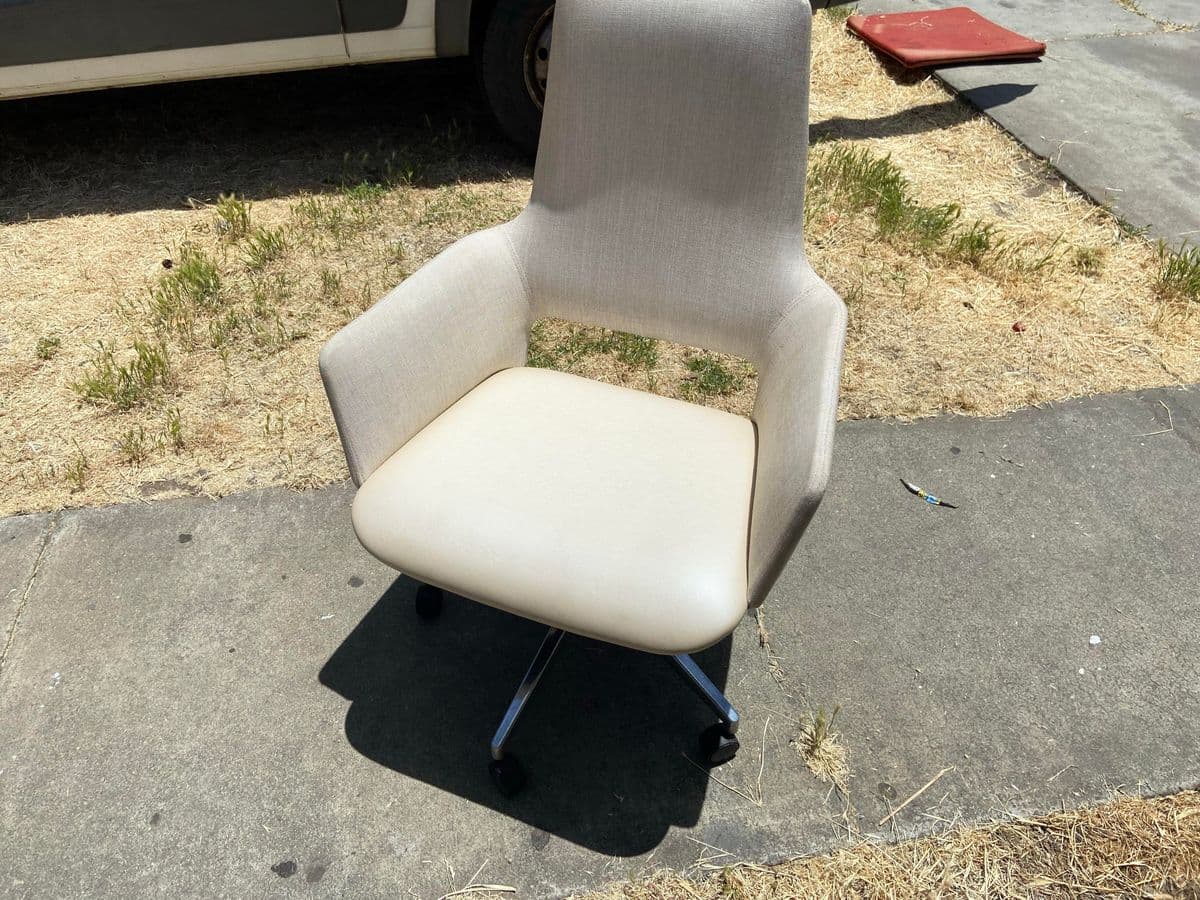 1980s Vintage Mid Century Modern Herman Miller Desk Set With Modern Office Chair - Set of 2 - Thumbnail 8