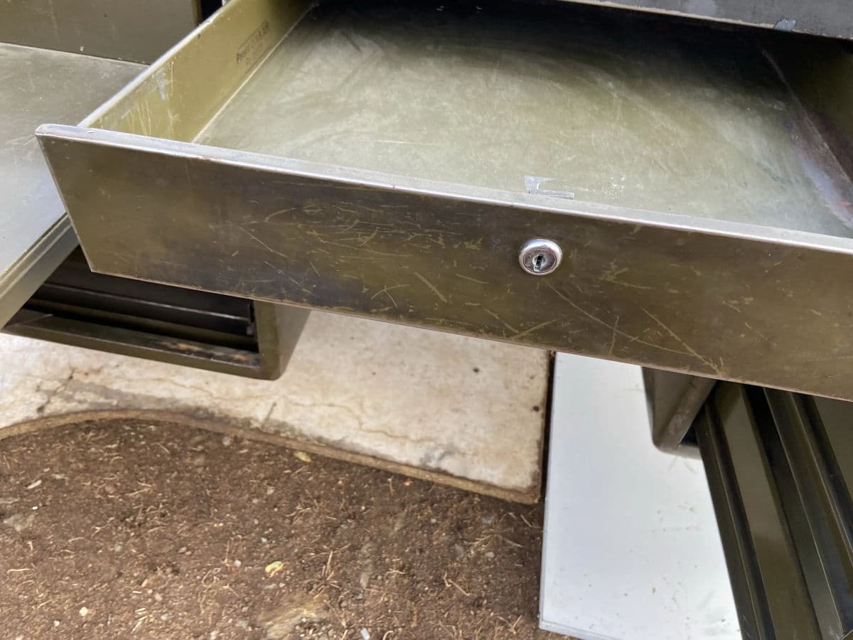 1950s Vintage Mid Century Modern Metal Tanker Desk Needs Restoration - Thumbnail 4