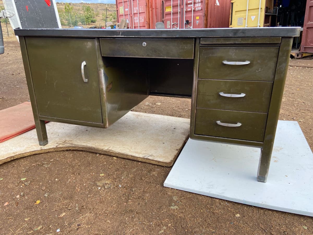 1950s Vintage Mid Century Modern Metal Tanker Desk Needs Restoration - Thumbnail 7