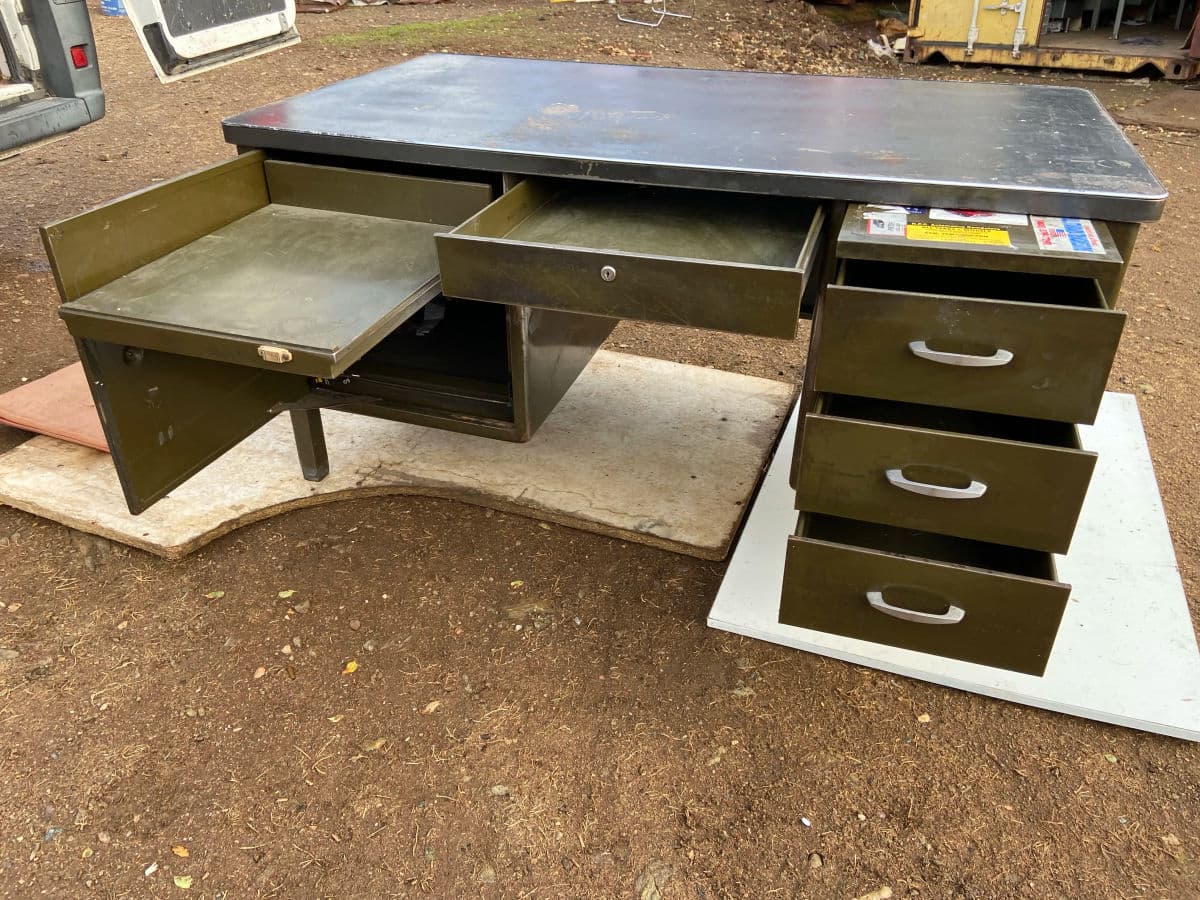 1950s Vintage Mid Century Modern Metal Tanker Desk Needs Restoration - Thumbnail 3