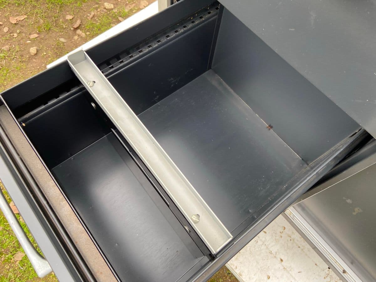 1980s Vintage Mid Century Modern Steel Credenza - Thumbnail 11