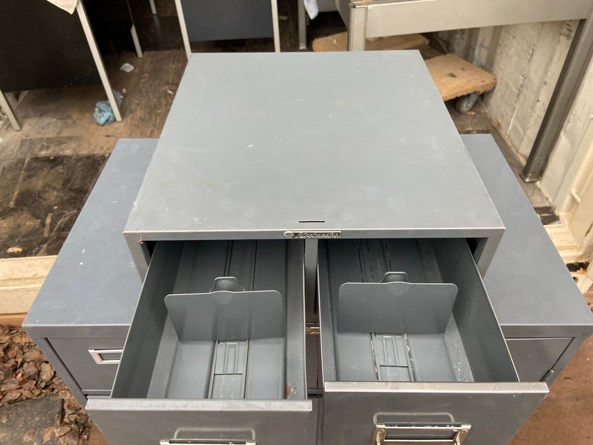 1970s Vintage Mid Century Modern Metal Cabinet - Thumbnail 12