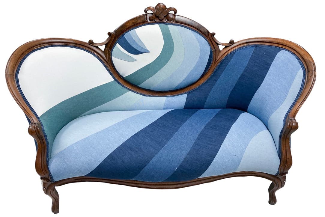 Mid 19th Century Walnut Sofa - Image 1