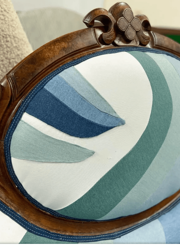 Mid 19th Century Walnut Sofa - Thumbnail 8