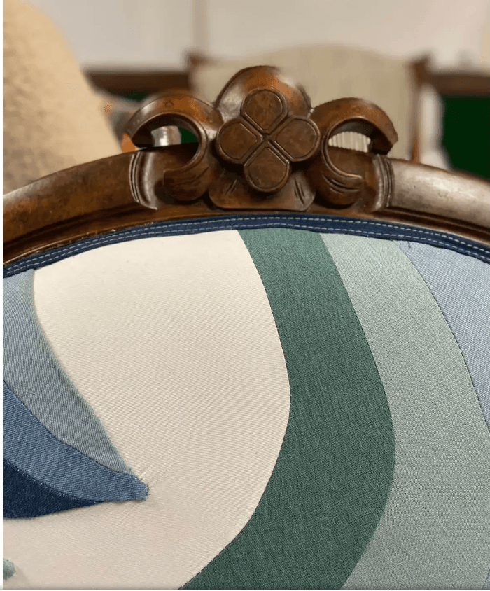 Mid 19th Century Walnut Sofa - Thumbnail 7