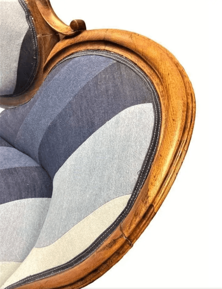 Mid 19th Century Walnut Sofa - Thumbnail 5