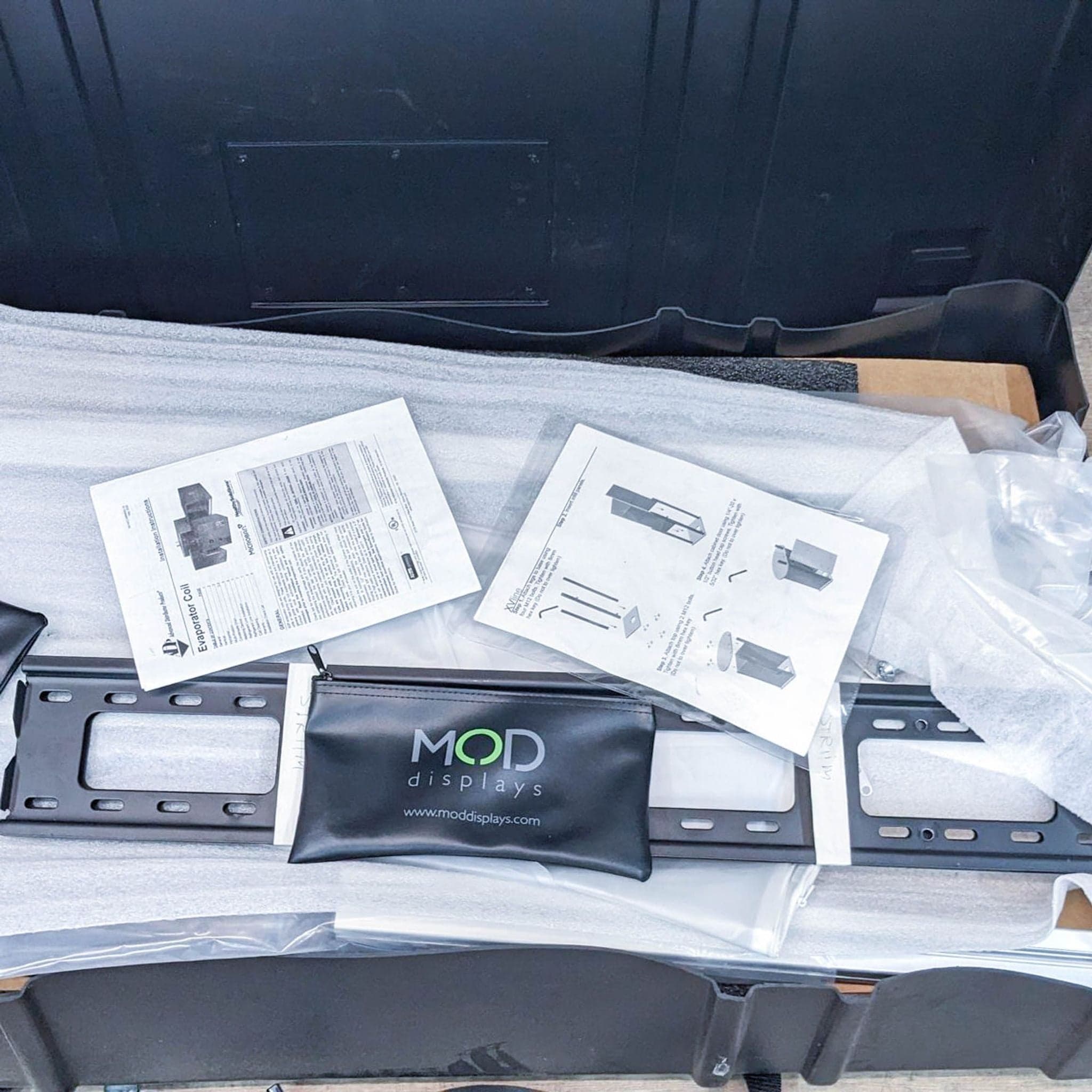 Mod Displays XVLine Travel Cabinet - Thumbnail 5