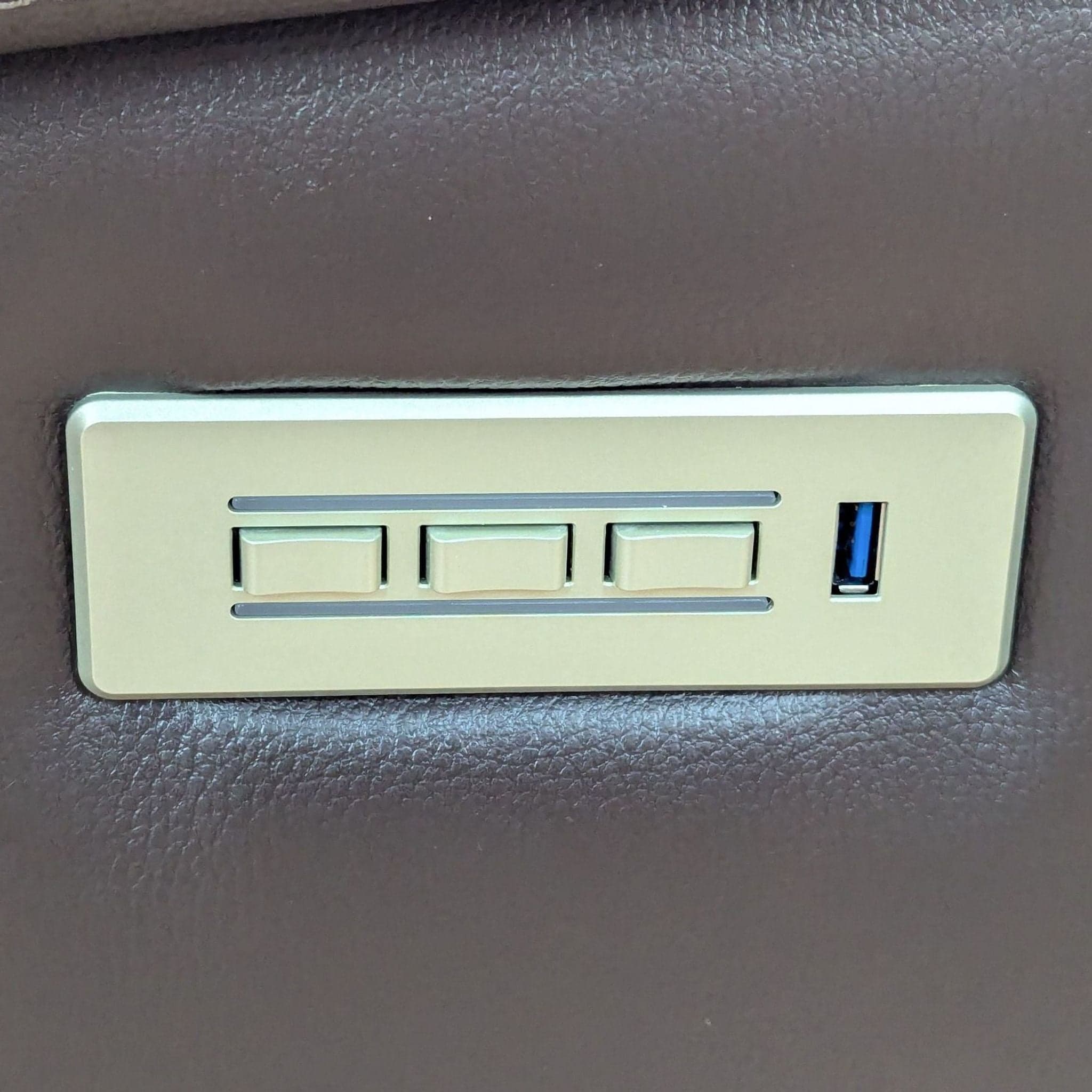 Palliser Triple Power Reclining Leather Sofa - Thumbnail 10