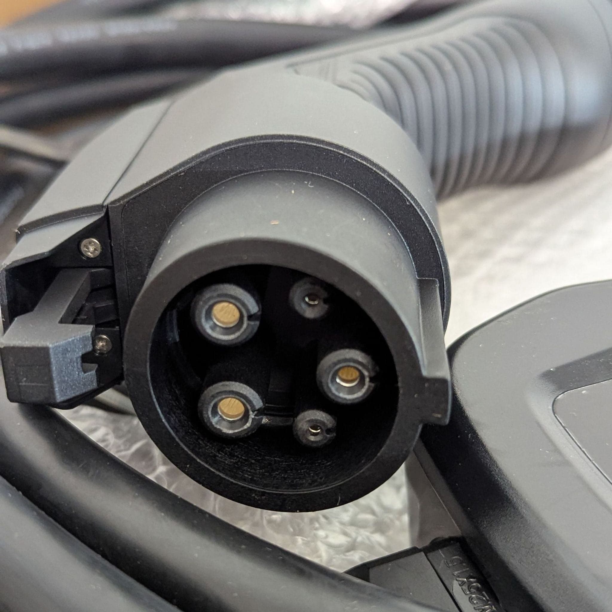 Electric Vehicle Charging Box - Portable Mode 2 EV Cable - Thumbnail 4