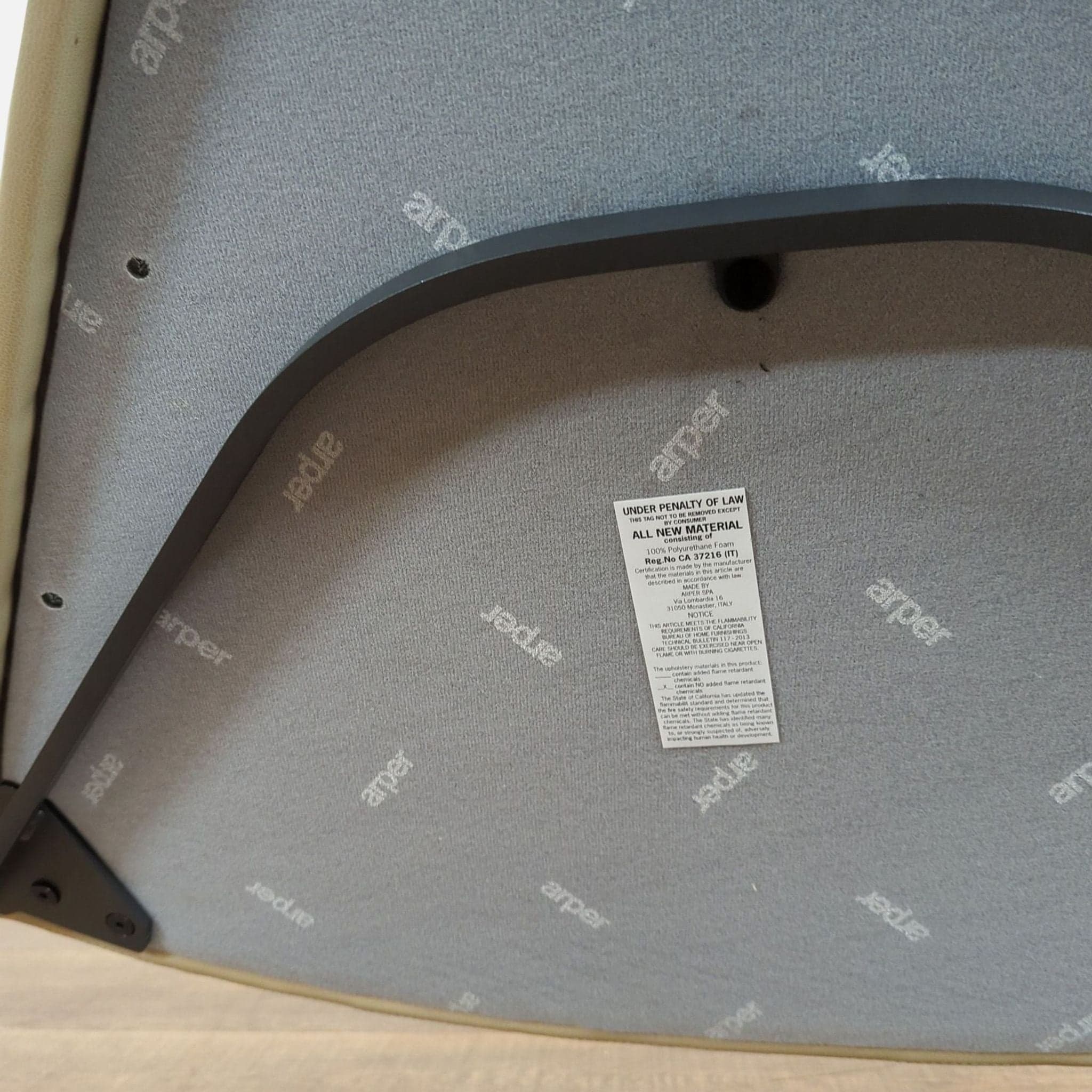 Arper Colina M Chair with Sled Base - Thumbnail 5