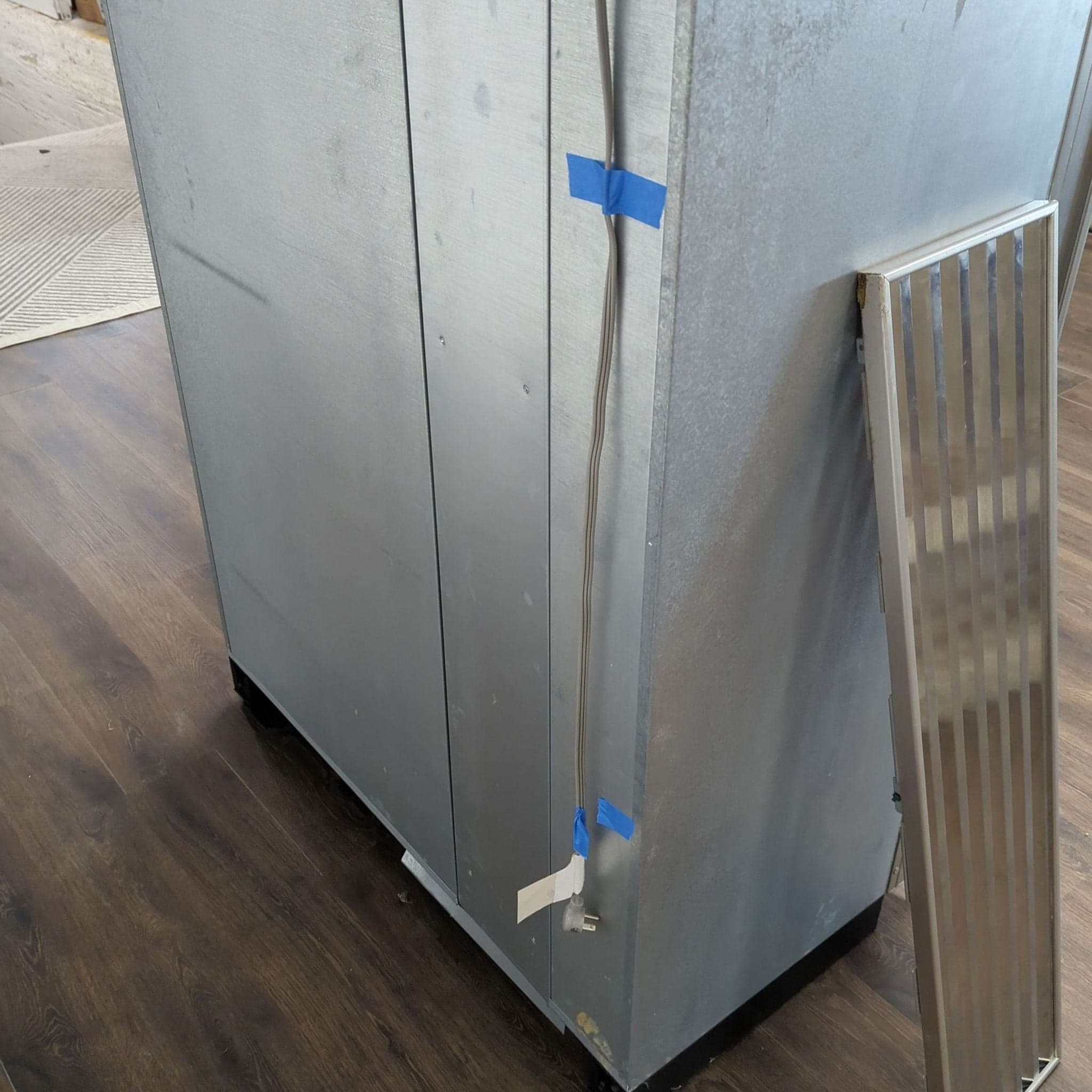 Sub-Zero Stainless Steel Side-by-Side Refrigerator with Water and Ice Dispenser - Thumbnail 4