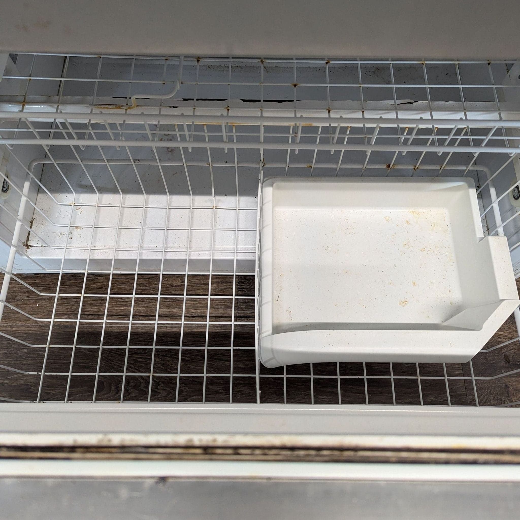 Viking Professional Stainless Steel Refrigerator with Bottom Freezer - Thumbnail 9