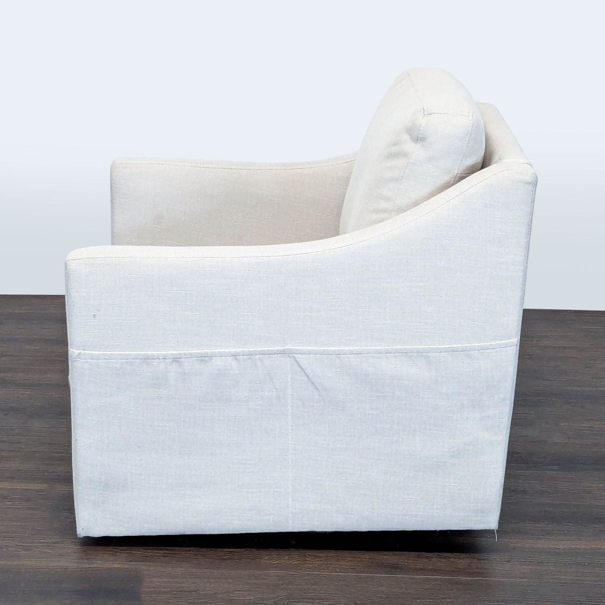 Modern Lounge Chair with Cushioned Seat and Back - Thumbnail 5