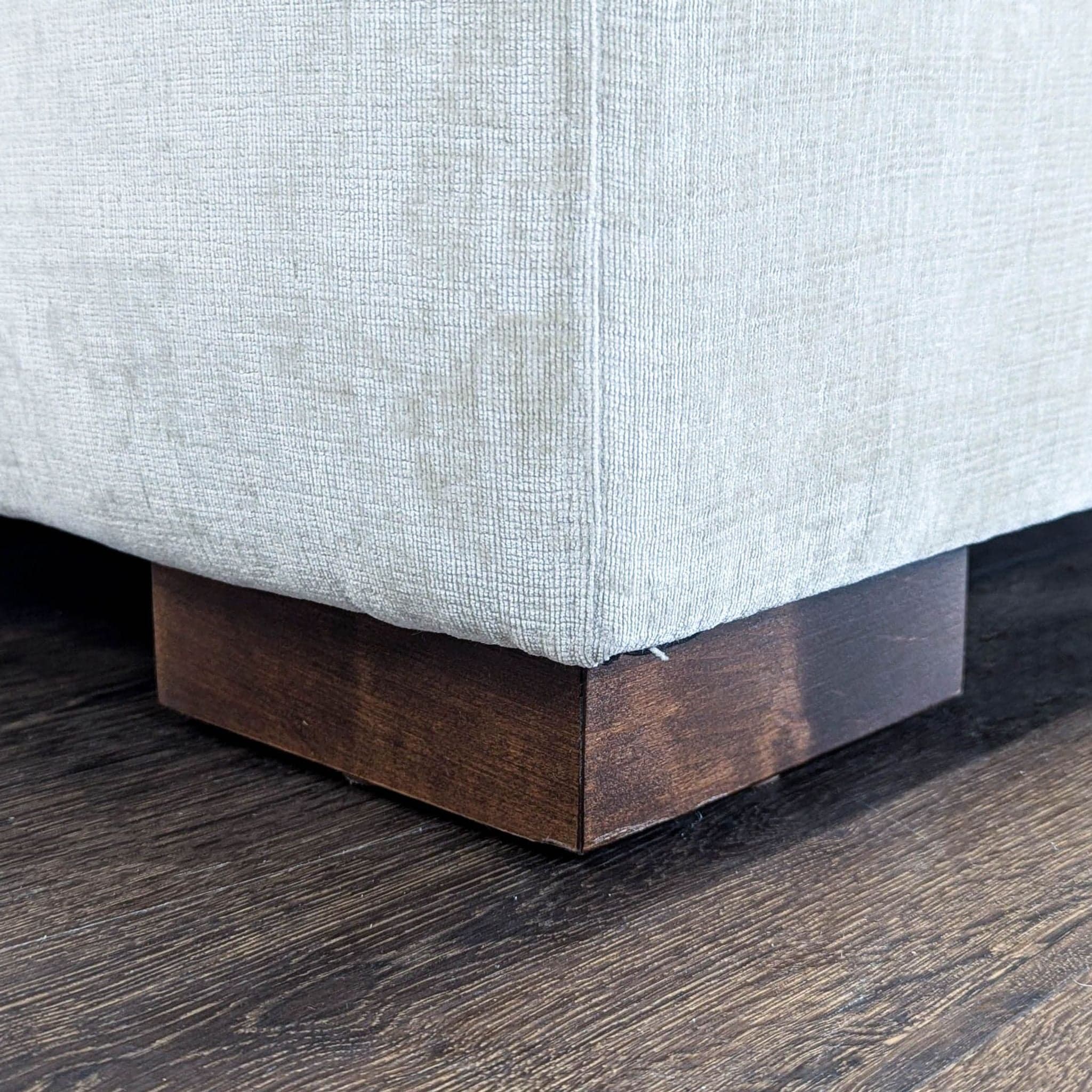 Modern 3-Seat Sofa with Wide Arms - Thumbnail 9