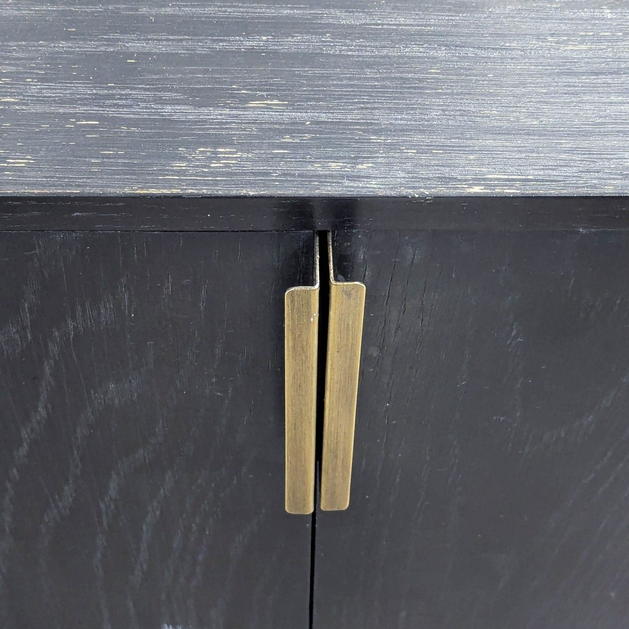 Article Bar Cabinet on Metal Base - Thumbnail 10