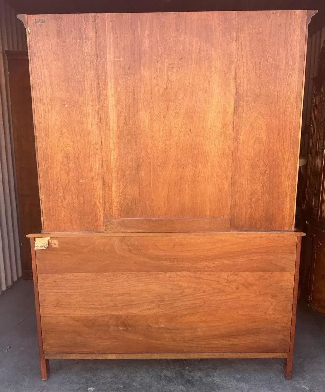 Kindel Grand Rapids Large Belvedere Solid Cherry Wood Louis XV French Provincial Style China Cabinet - Vintage 1950s - Thumbnail 9