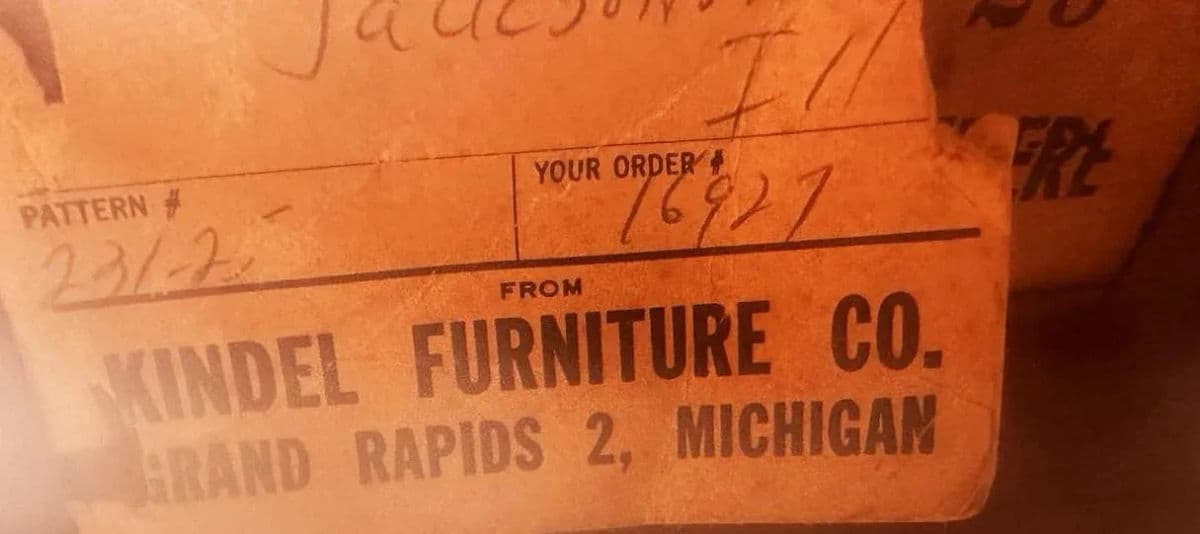 Kindel Grand Rapids Large Belvedere Solid Cherry Wood Louis XV French Provincial Style China Cabinet - Vintage 1950s - Thumbnail 11