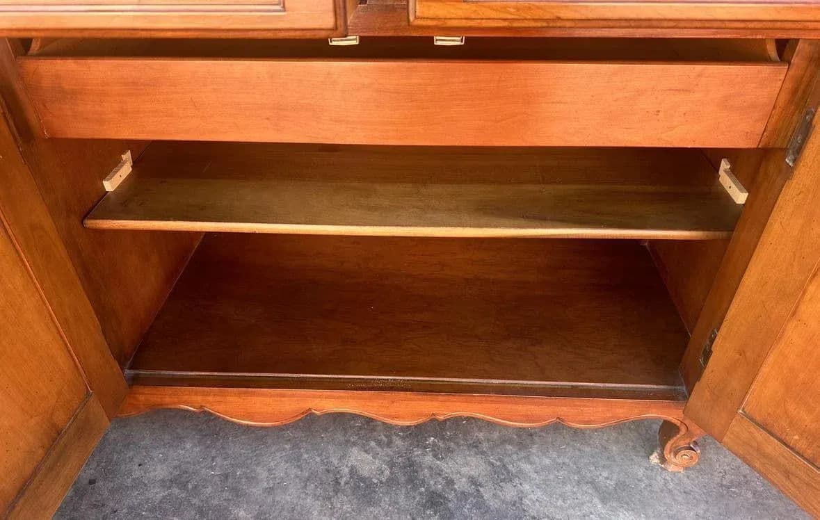 Kindel Grand Rapids Large Belvedere Solid Cherry Wood Louis XV French Provincial Style China Cabinet - Vintage 1950s - Thumbnail 6