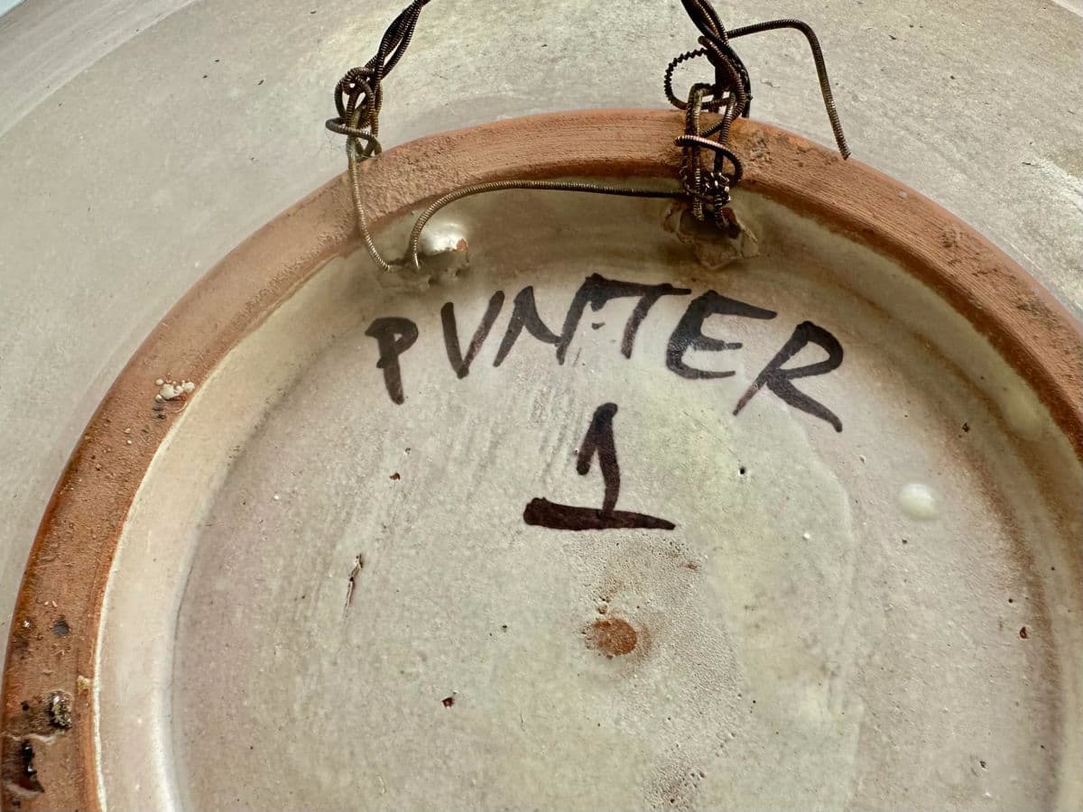 Domingo Punter Griffon Design 13” Ceramic Plate From Teruel in Aragon— Mid 20th Century - Thumbnail 6