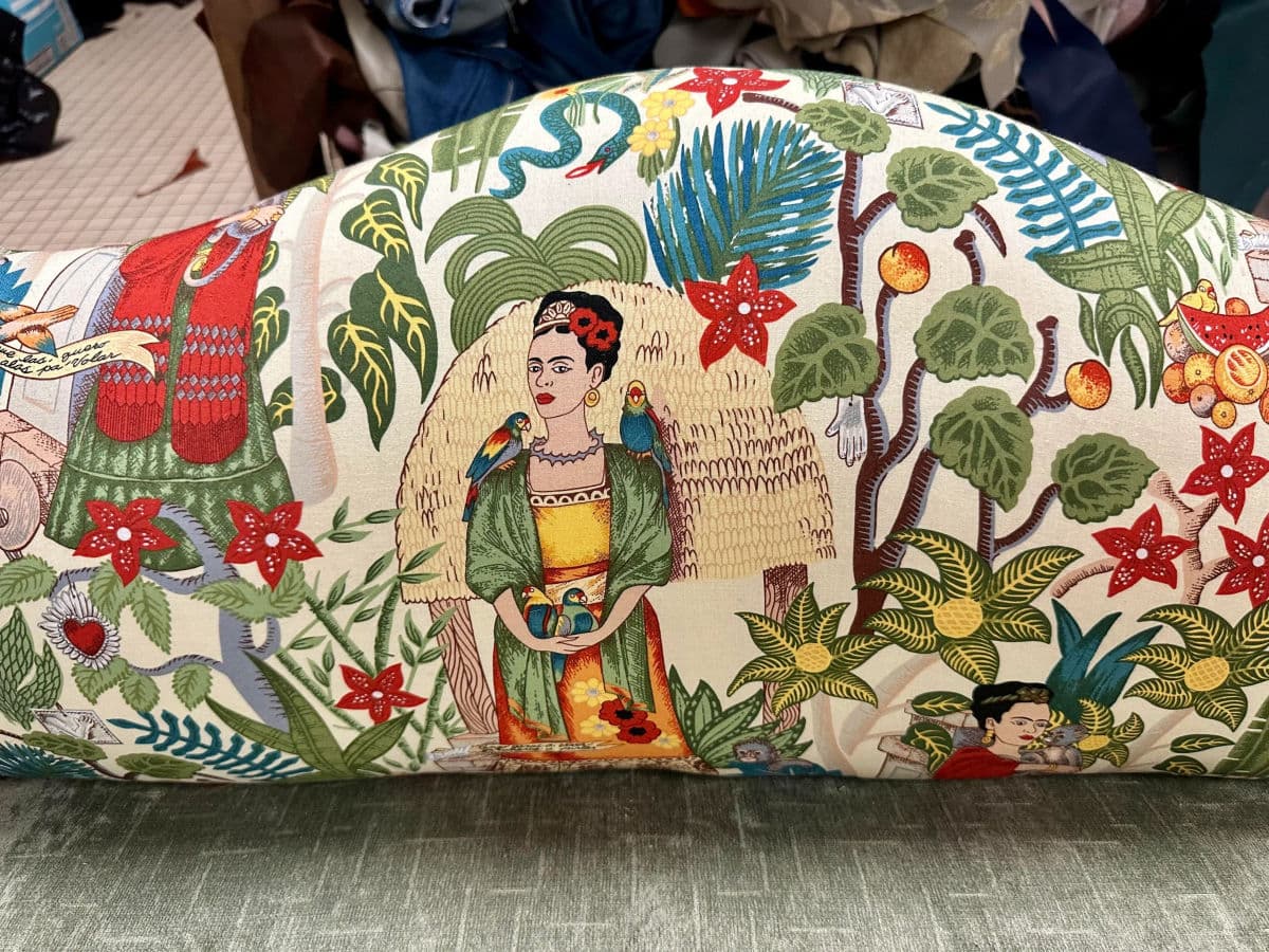 Pair of Chippendale Camelback Settees in ‘Frida’s Garden’ Chintz and Celadon Leather and Velvet - Thumbnail 10