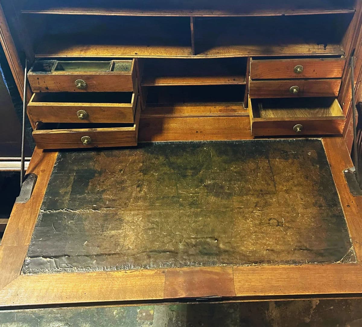 18th Century French Louis XVI Walnut Secrétaire à Abattant - Provenance Adolphus Busch and Brookings Heirs - Thumbnail 9