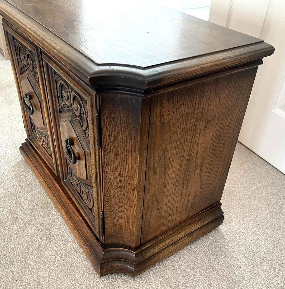 Spanish Colonial Revival Vintage Carved Solid Oak Nightstand Crafted in North Carolina by United Furniture - Thumbnail 4