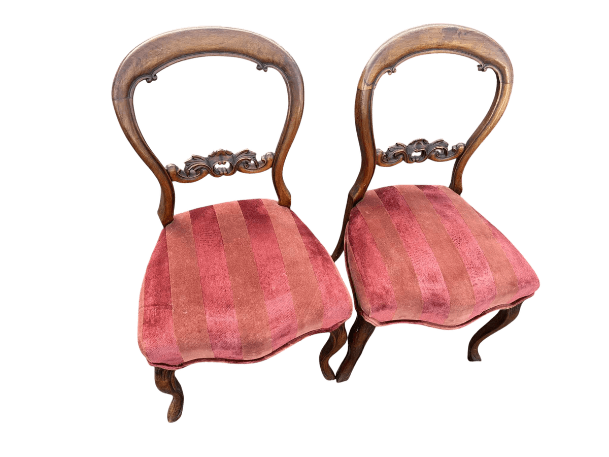Pair of 19th Century Balloon Back Salon Chairs in Fine Carved Walnut and Elegant New Upholstery - Thumbnail 3