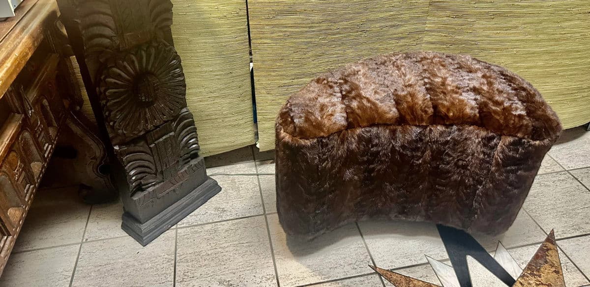 Vladimir Kagan Design Nautilus Ottoman Upholstered in Mink Fur - Thumbnail 7