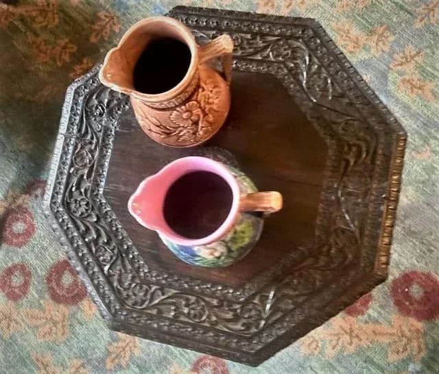 1890s Butterfly Spout Arts & Crafts Etruscan Majolica Pitchers - Set of 5 - Thumbnail 5