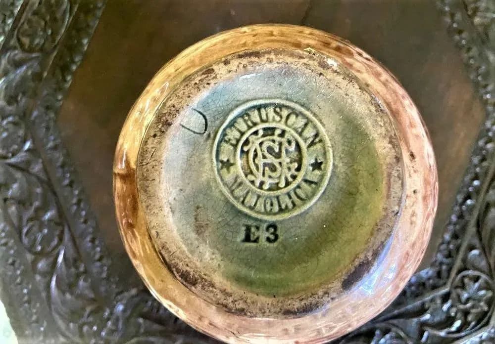 1890s Butterfly Spout Arts & Crafts Etruscan Majolica Pitchers - Set of 5 - Thumbnail 12