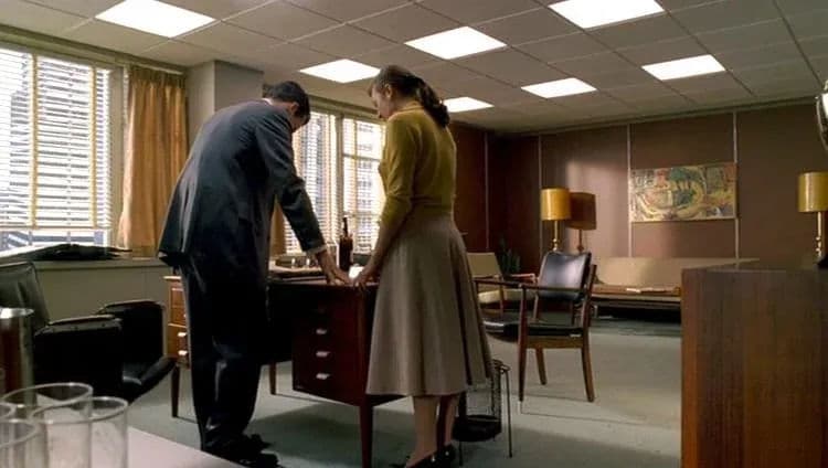 Mid 20th Century Russel Wright Style Solid Oak Bassett Credenza - Thumbnail 10