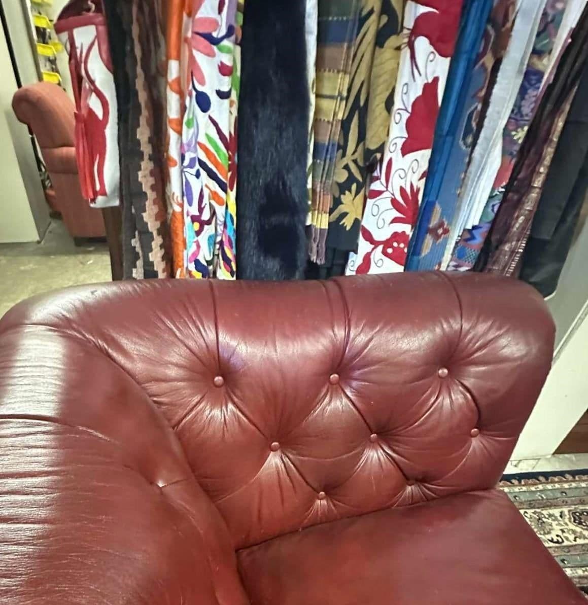 Leather Chesterfield 'Westchester' 89" Sofa Made in North Carolina by Lexington Furniture in 2020 - Thumbnail 7