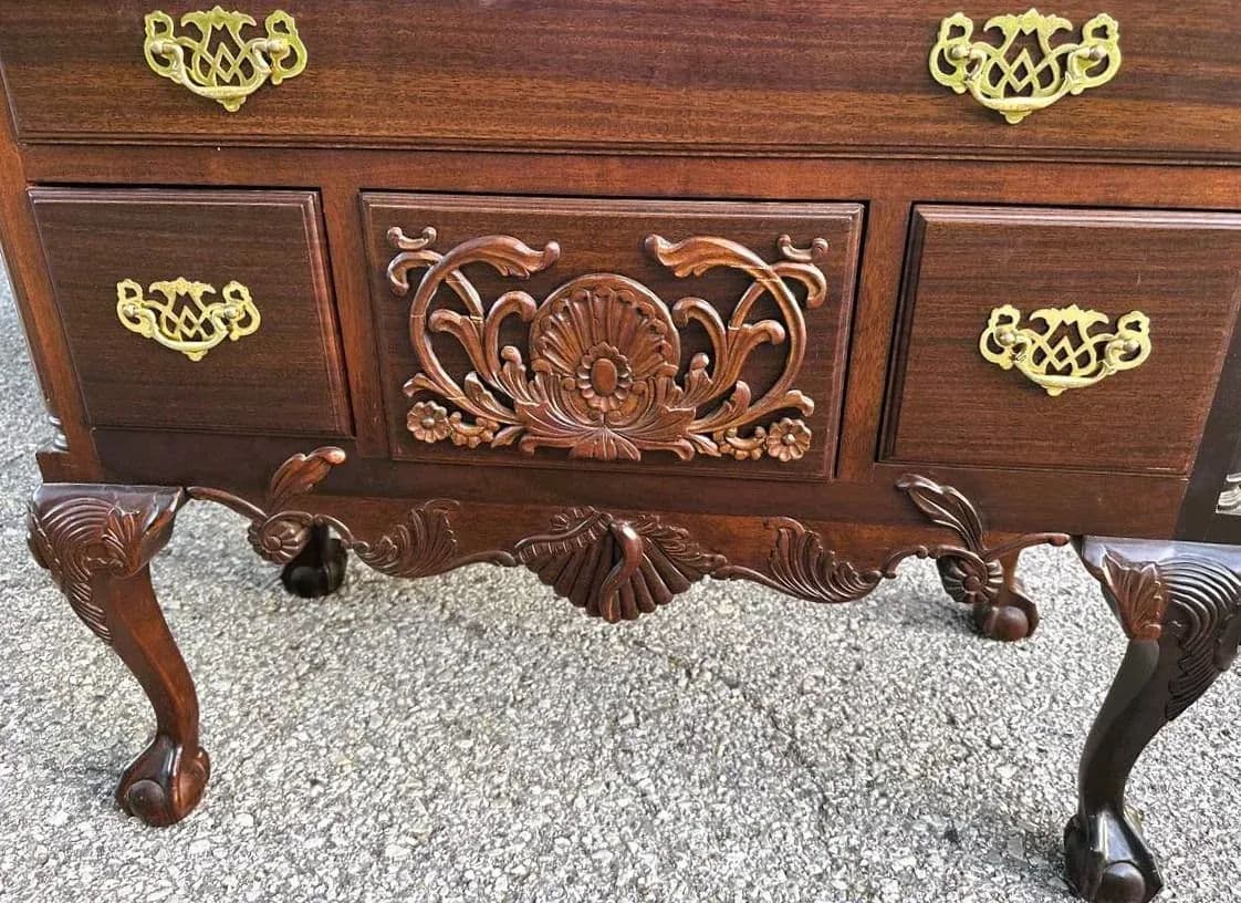 Solid Mahogany Carved Philadelphia Chippendale Lowboy - Vintage Late 20th Century - Thumbnail 6