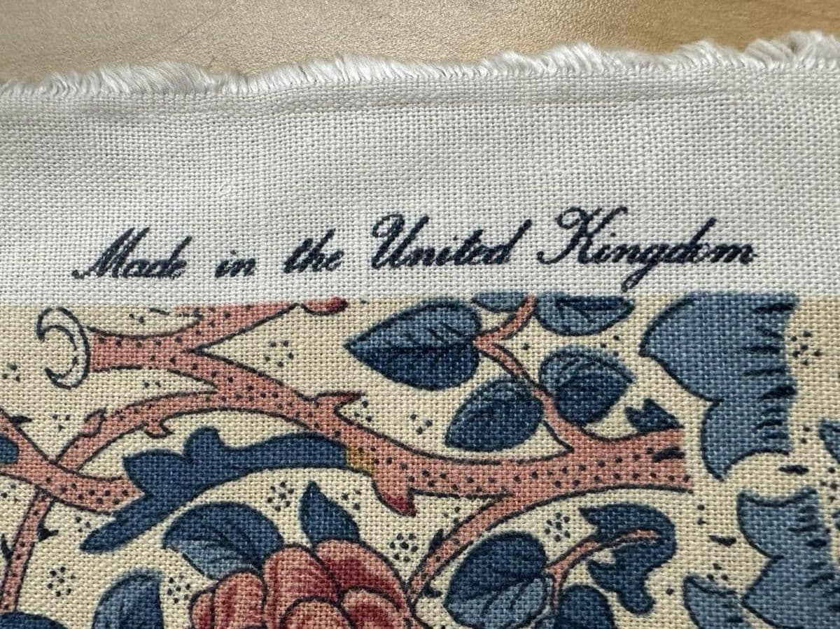 Faux Bois Dining Table and Four Chairs by Andre Originals With New William Morris 'Rose' Linen Upholstery - Vintage Late 20th Century - Thumbnail 9