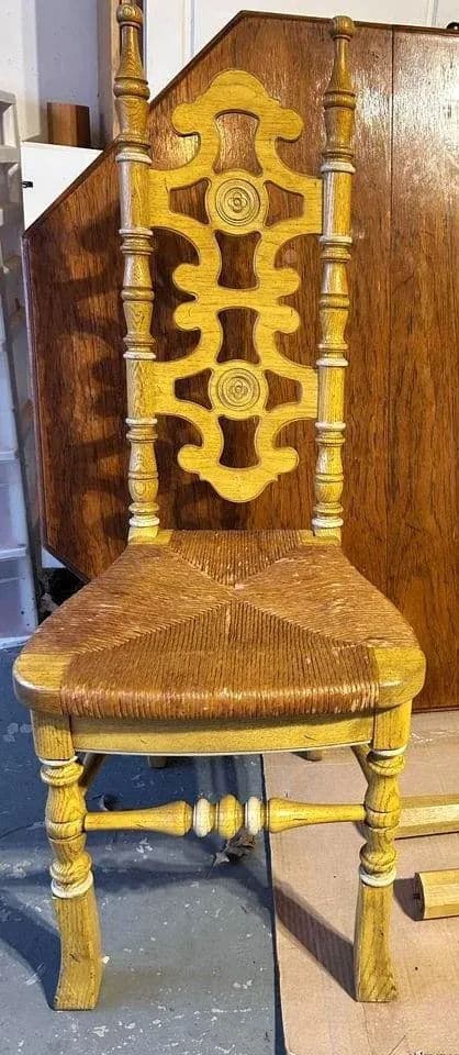 Thomasville Mid-Century Vintage Spanish Revival Oak Dining Chairs With Rush Seats and Distressed Yellow Paint - Set of 4 - Thumbnail 4