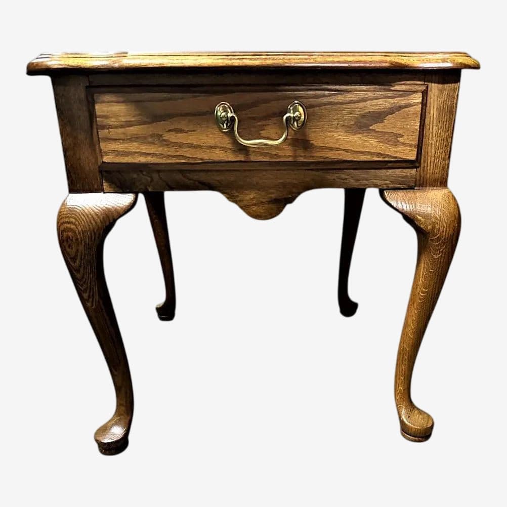 Vintage Thomasville Solid Oak Queen Anne Side Table - Late 20th Century - Image 1