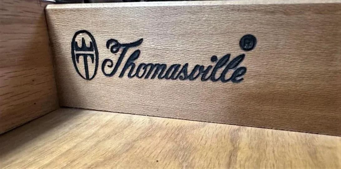 Vintage Thomasville Solid Oak Queen Anne Side Table - Late 20th Century - Thumbnail 5