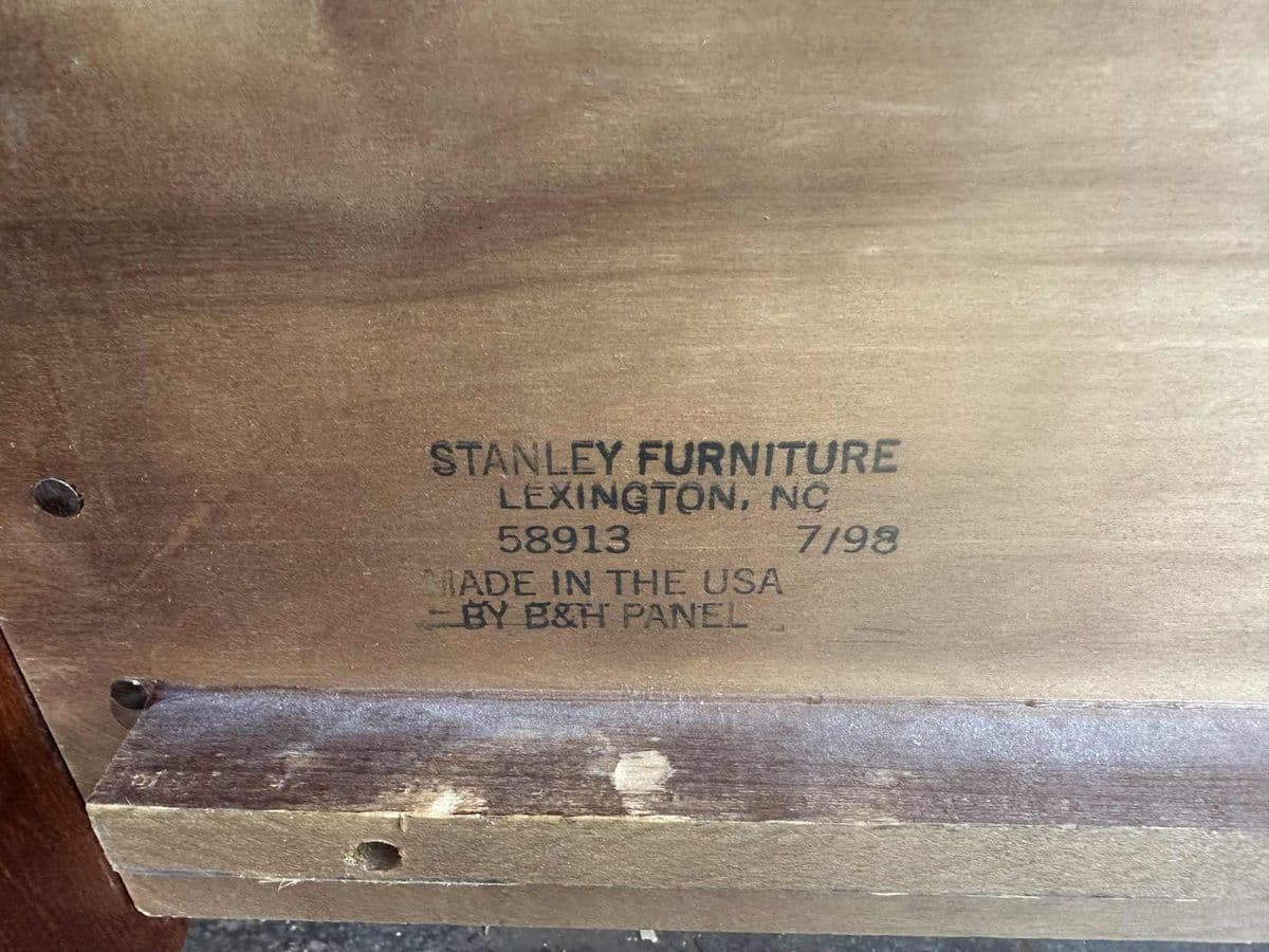 King Size Stanley Furniture Cherry Wood Chippendale Style Bed - Made in North Carolina in 1998 - Thumbnail 5