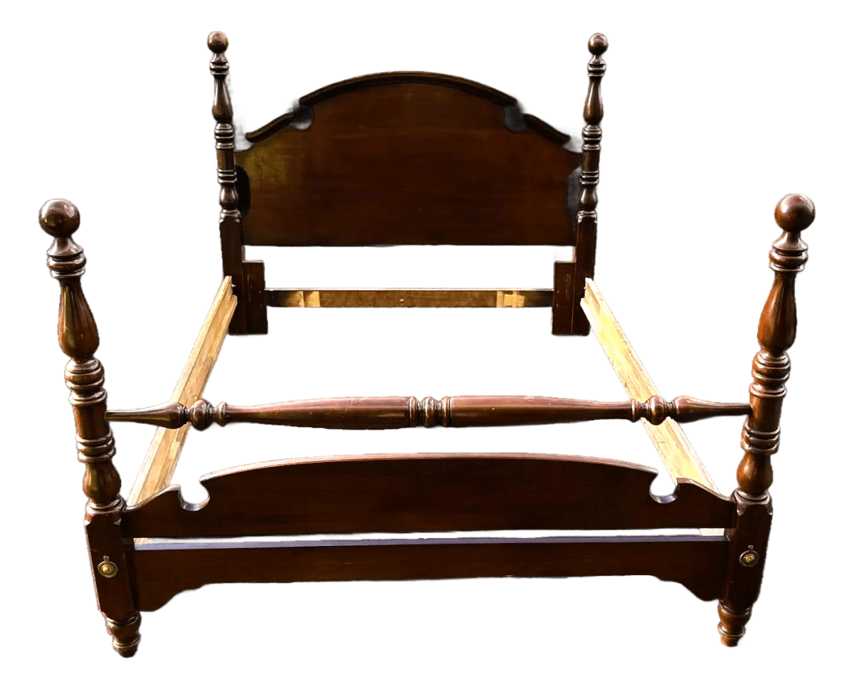 Thomasville Cherry Wood Chippendale Style Queen Size Bed - Vintage Late 20th Century - Thumbnail 2