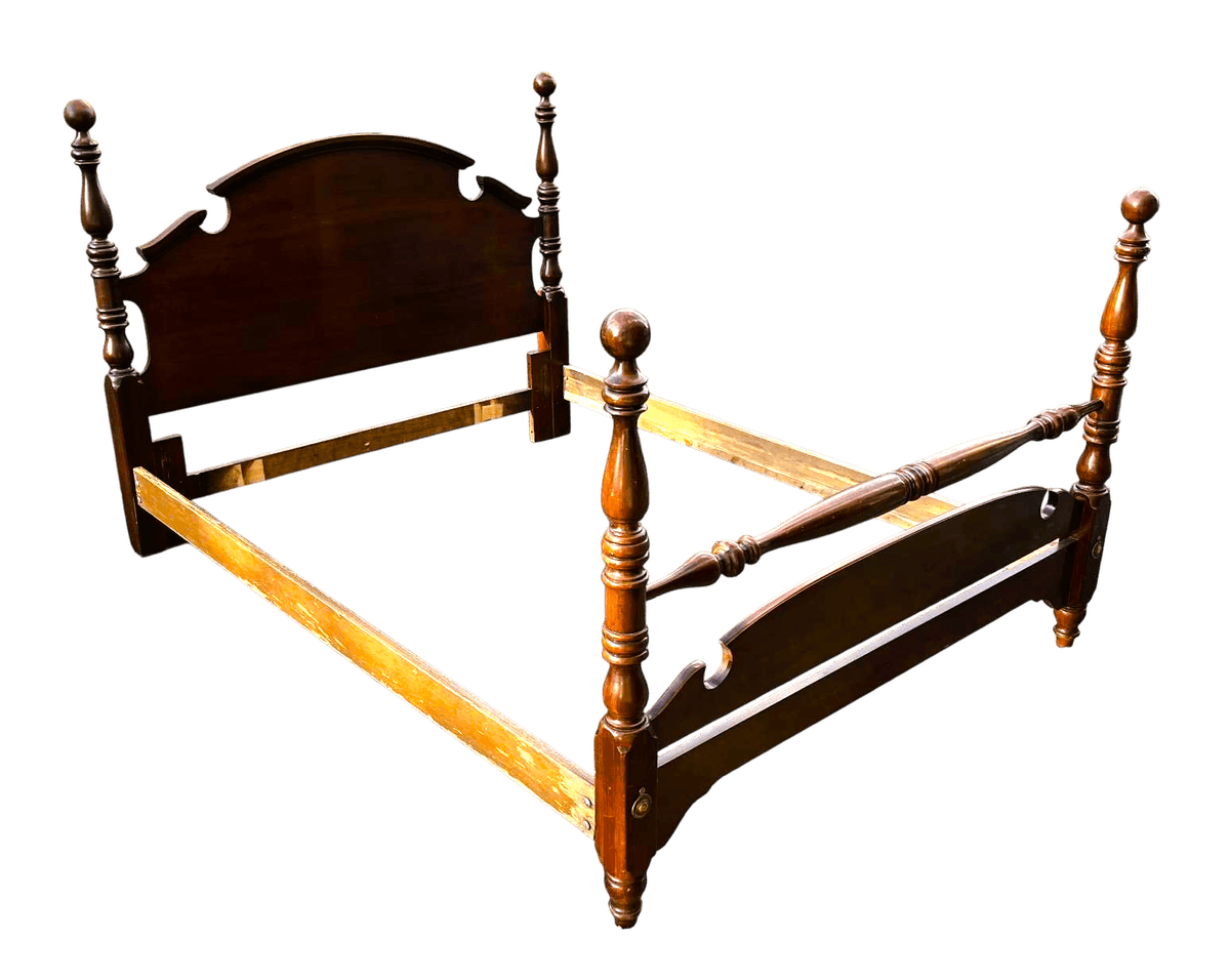 Thomasville Cherry Wood Chippendale Style Queen Size Bed - Vintage Late 20th Century - Thumbnail 3