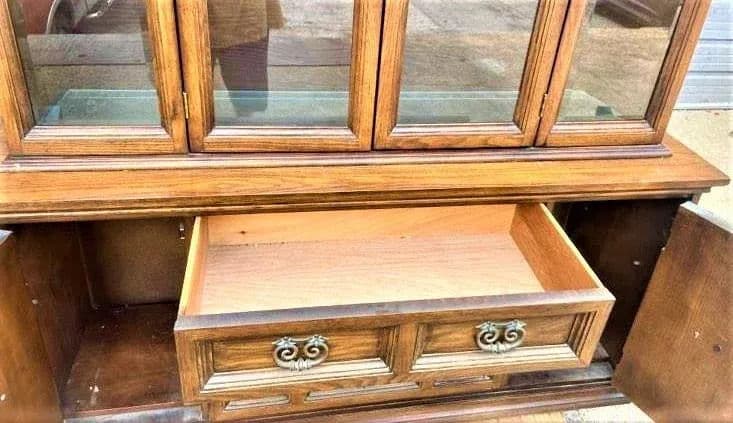 Vintage Breakfront Holman Manufacturing Large Spanish Revival Oak Standing China Cabinet - 1960s - Thumbnail 7