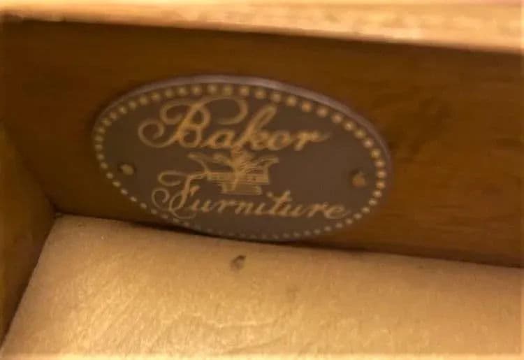 Baker Furniture Company French Country Louis XV Oak Side Table - Thumbnail 8