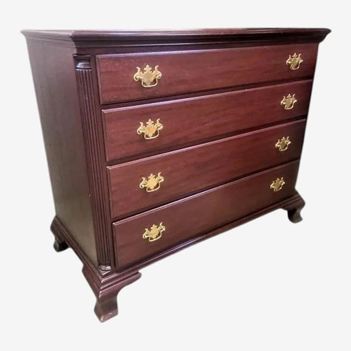 Kindel Grand Rapids Furniture Vintage Solid Mahogany Georgian Dresser - Late 20th Century - Image 1