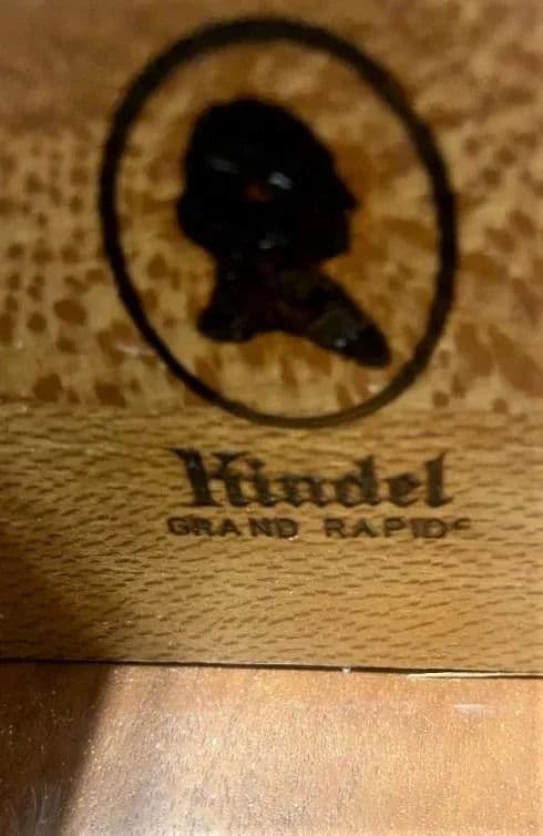 Kindel Grand Rapids Furniture Vintage Solid Mahogany Georgian Dresser - Late 20th Century - Thumbnail 5