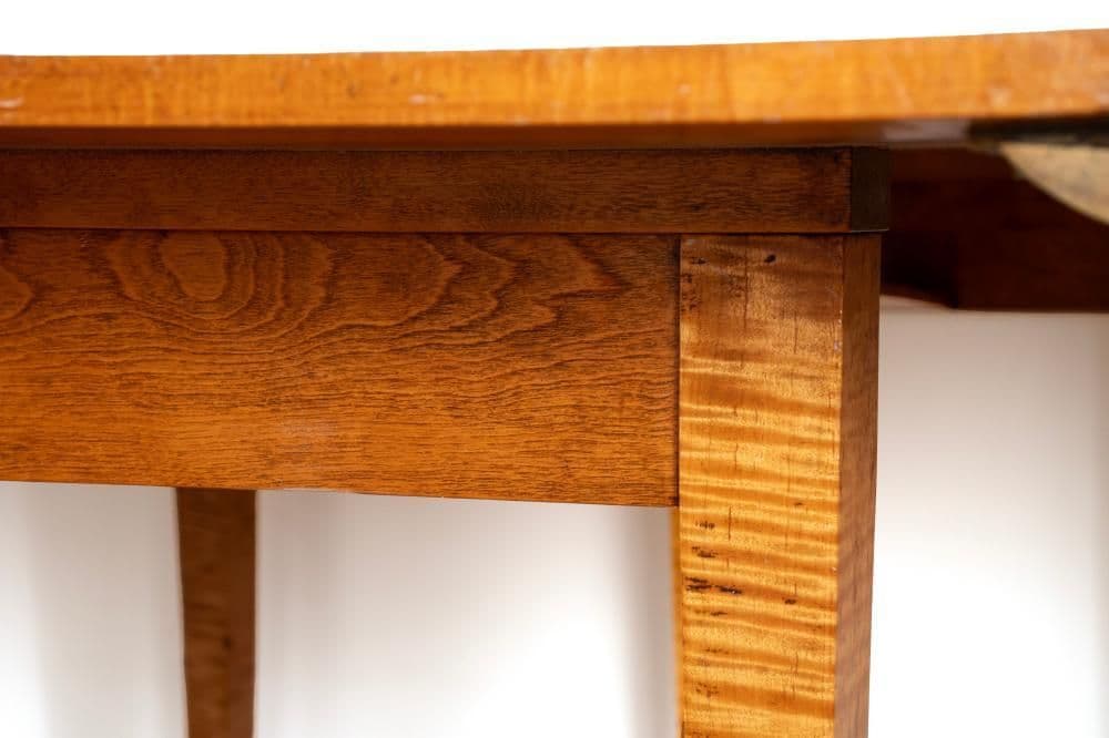 Monumental Quigley of Chicago Tiger Maple Banquet Table - Adjustable to 17.5' - French Directoire Style, Mid 20th Century - Thumbnail 8